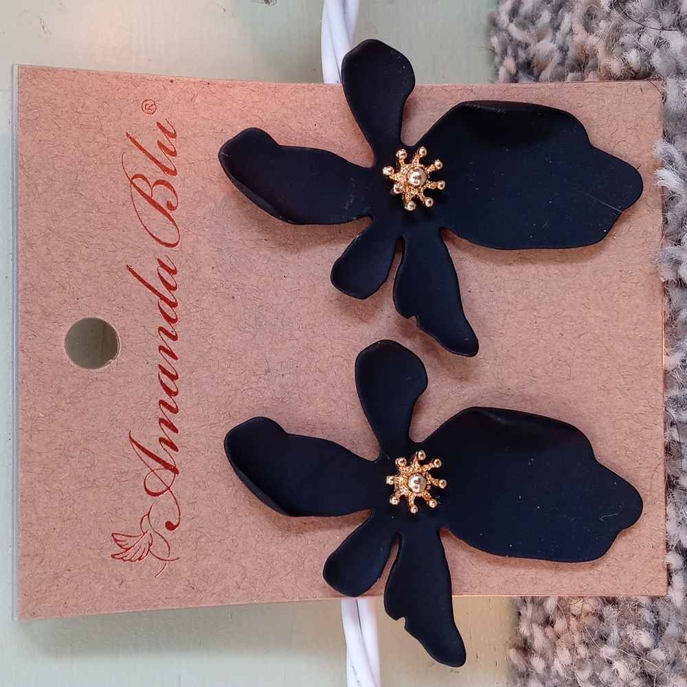 Women's Amanda Blu matte black gold flower earrings